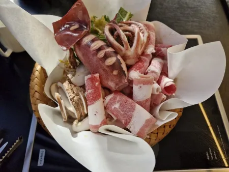 수라 비스트로
