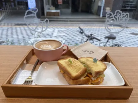 Vava Cafe & Salad
