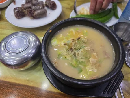 Mokchon Dwaeji Gukbap Hwamyeong Branch