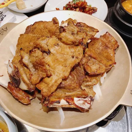Sangmuok Charcoal Grilled Ribs