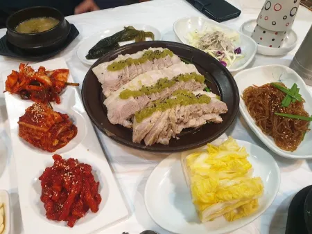 Sangmu Garlic Bossam