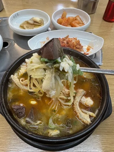 Eongteori Haejangguk Seoyeouido Branch