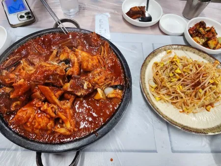 王室火鍋刀削麵&鮟鱇魚蒸