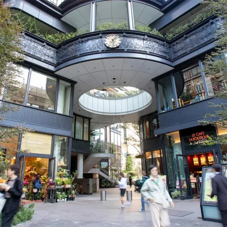 Marunouchi Brick Square