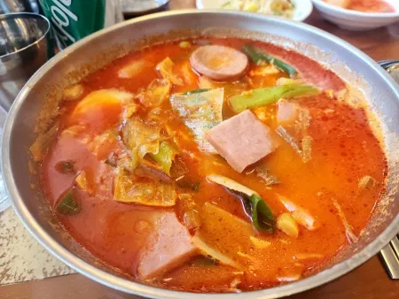Ihwasoo Jeontong Yukgaejang