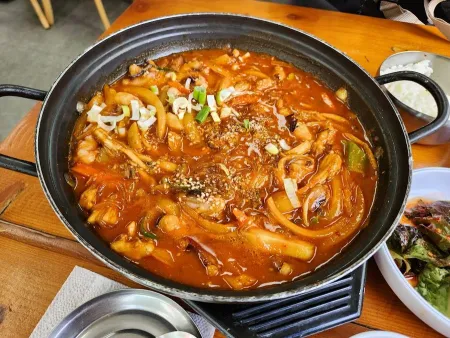 Myeongye Haemul Japtang