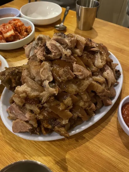 Yongseolwang Jokbal
