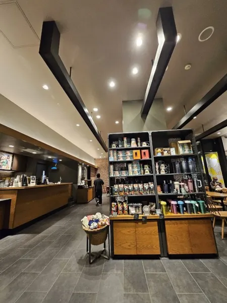 Starbucks Coffee - Shinsaibashi BIG STEP