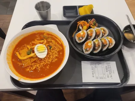 SSADA GIMBAB West Yeouido