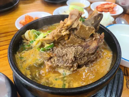 Uri Dongne Bone Hangover Soup & Sundae Guk