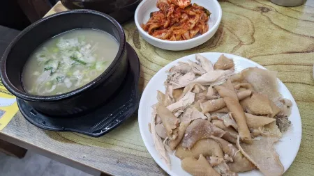 닭곰탕 서일대본점
