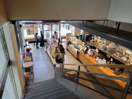 Starbucks, Nampo Stn.