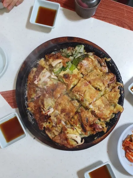 Myeongdong Kalguksu