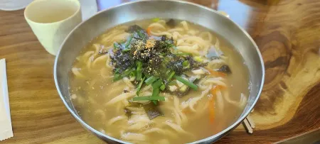 Dadam noodles