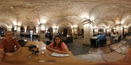 Café in the Crypt