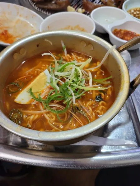 Hanwoori Chamsut Wang Sogeum Gui