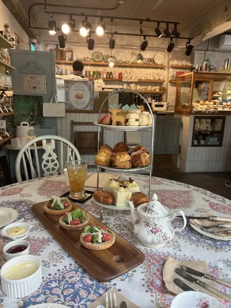Ttukbang-gil Black Tea Shop